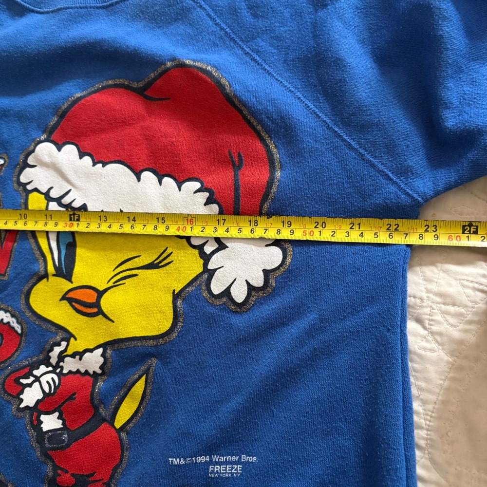 Vintage Tweety Bird Sweatshirt‎ 1994 Warner Bros Christmas 90s Y2K Looney Tunes - Picture 6 of 9